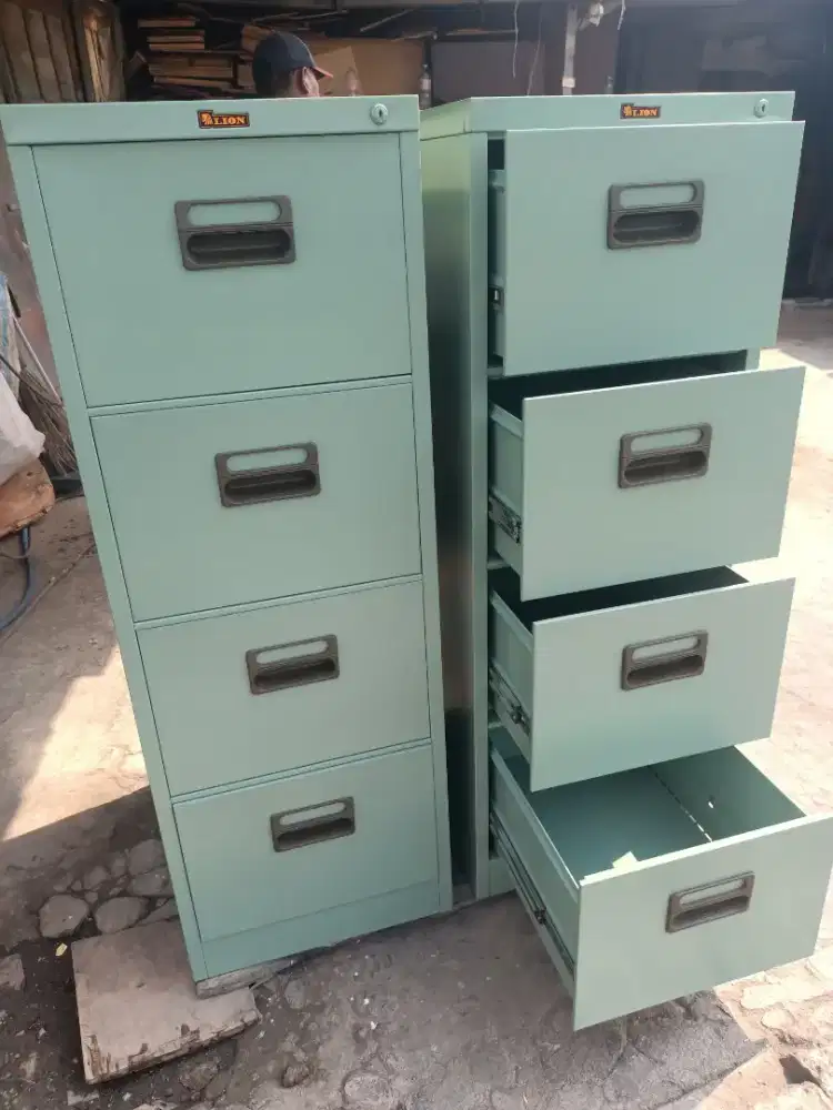 Filling kabinet 4 laci lemari besi