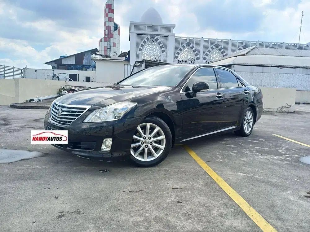 Toyota Crown 3.0 Royal Salon 2009 Automatic Hitam