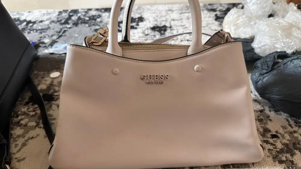 Tas guess  putih like new