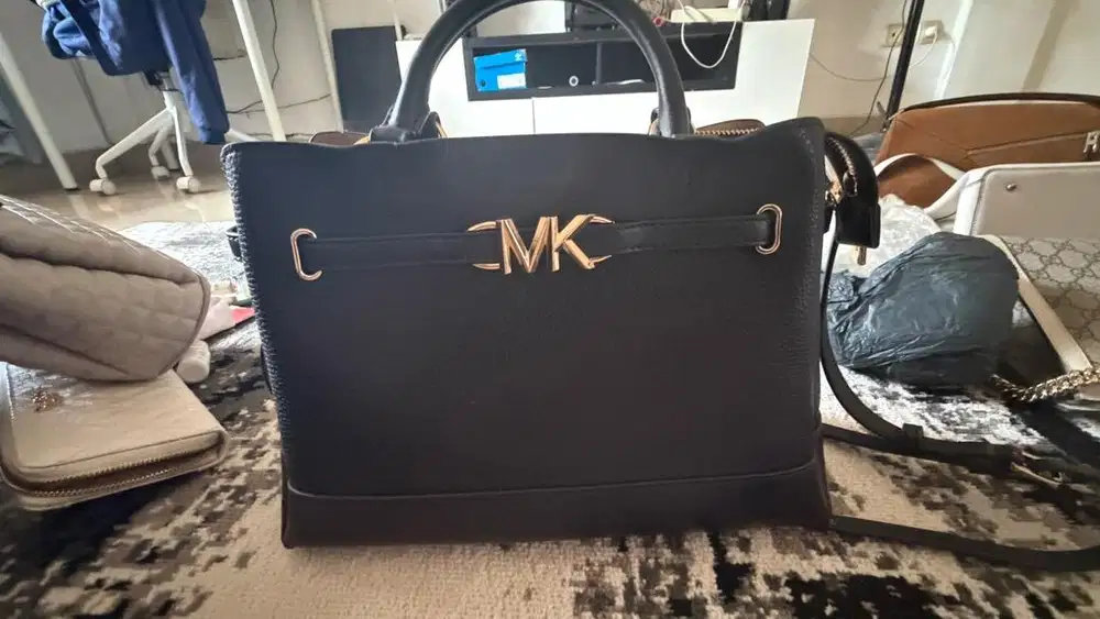 Black michael kors