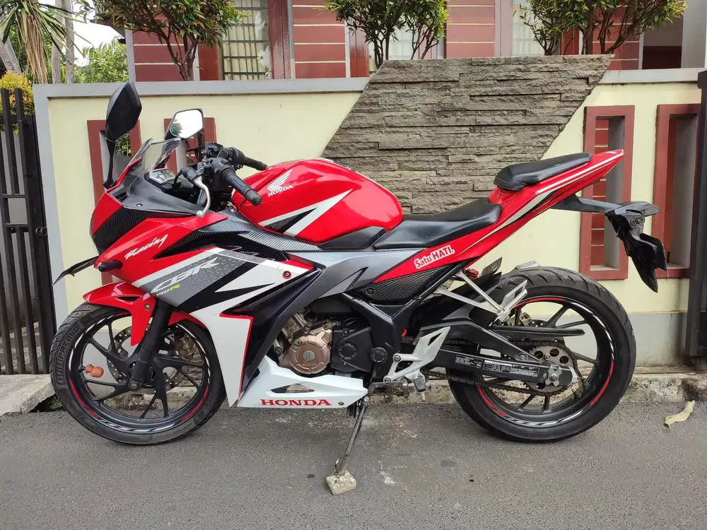 HONDA CBR FACELIFT / CBR 150R TAHUN 2017 MURAH