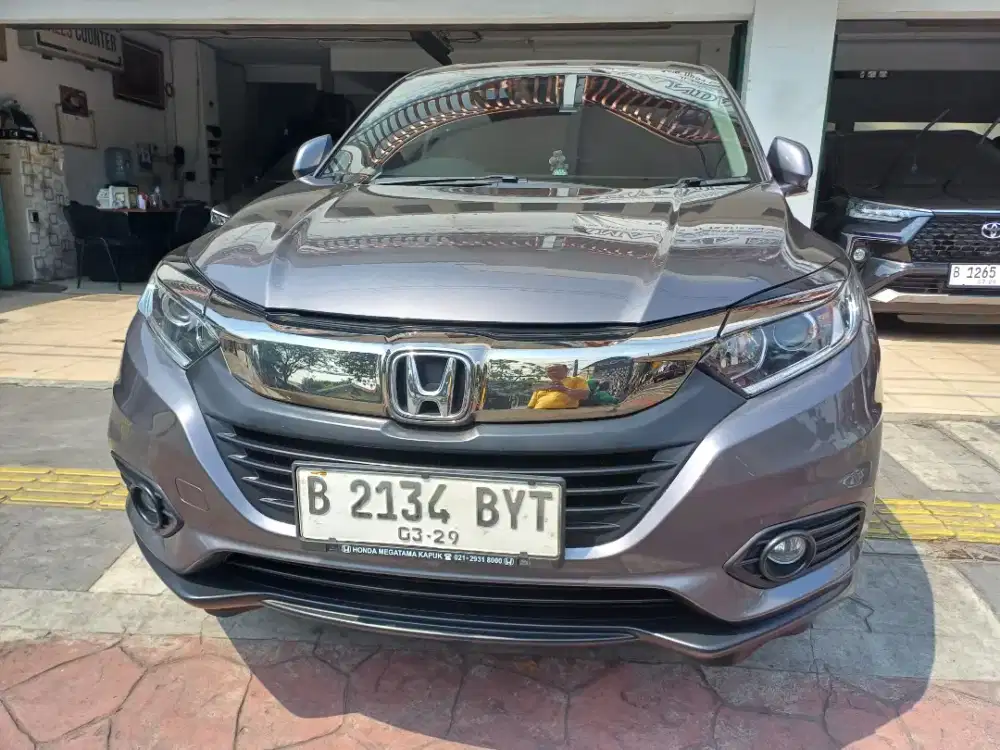 Hrv e 1.5 cvt facelift 2018 metic abu abu