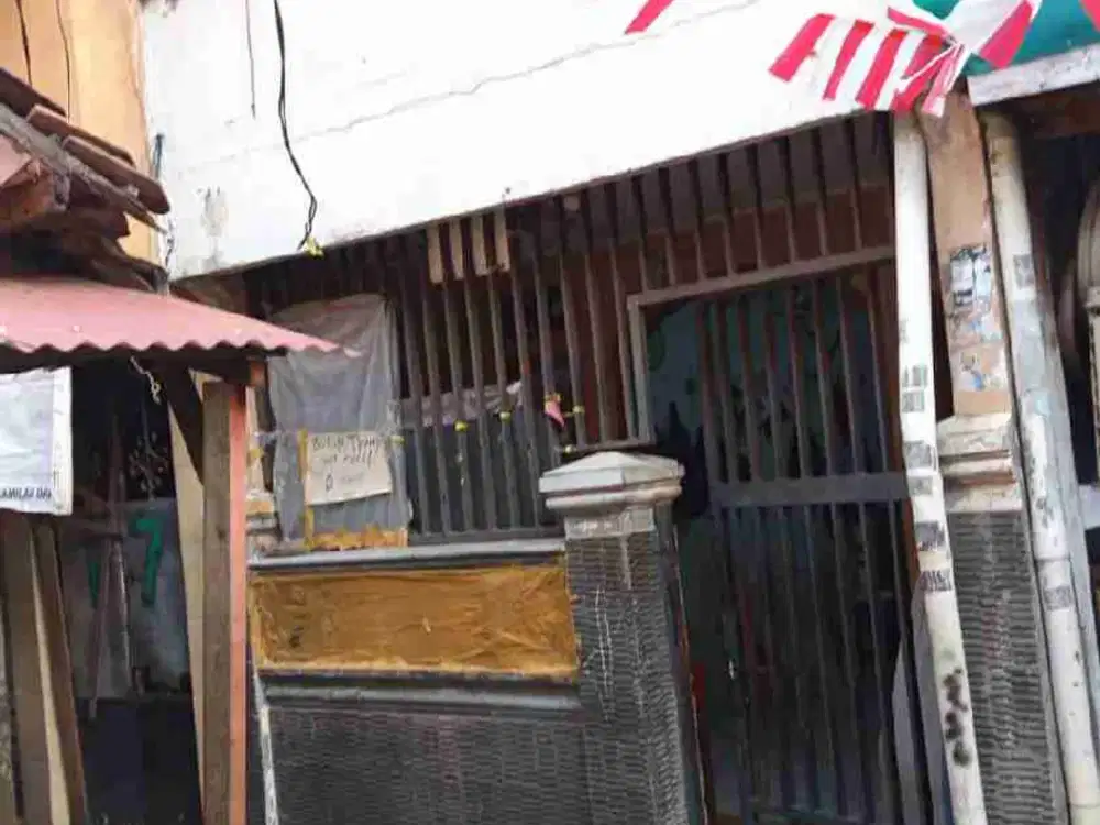 DISEWAKAN RUMAH 3 LANTAI DI ROXY, BISA USAHA