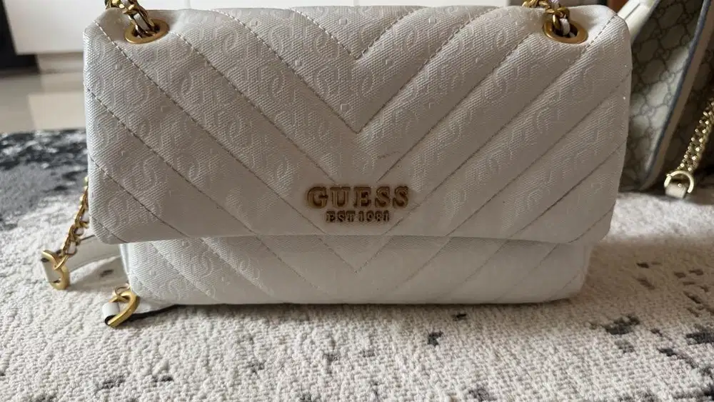White shoulder bag