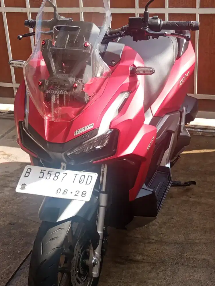 HONDA ADV 160 ABS HSTC ISS RED MATTE MULUS DAN GRES
