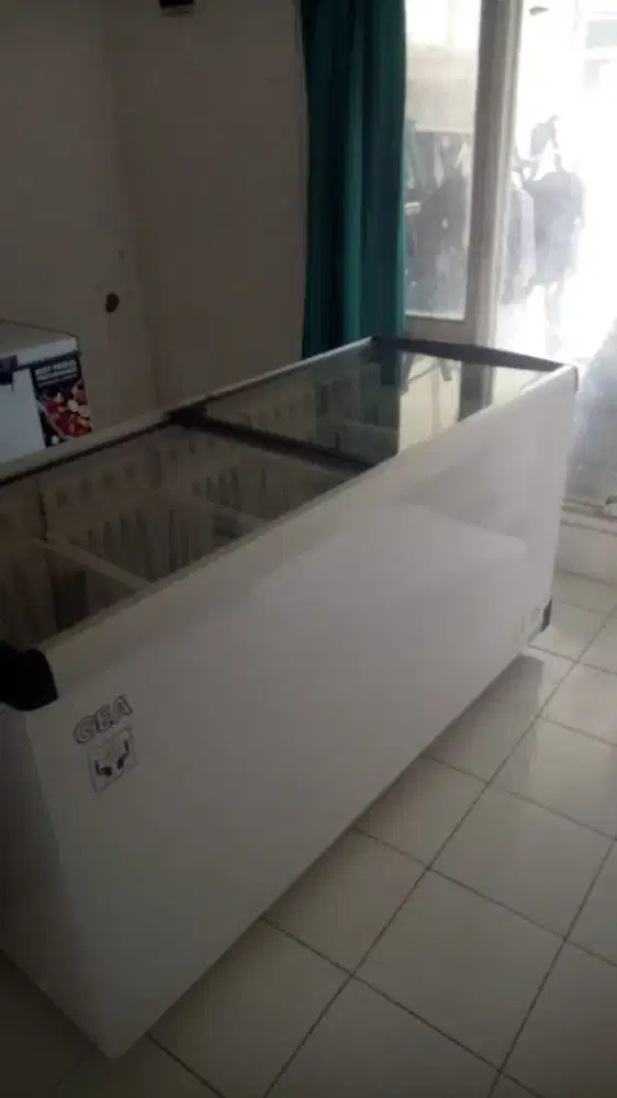 Freezer GEA 200 dan 500 Liter