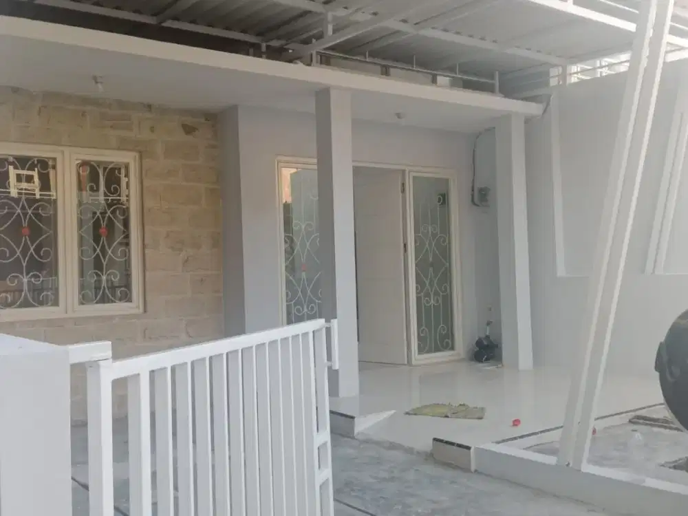 DIJUAL MURAH  RUMAH BARU SIAP HUNI Greenlake Wonorejo Kecamatan Rungkut, Surabaya Timur