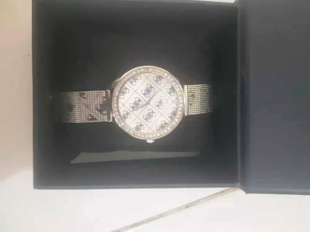 Jam tangan fesyen wanita guees original