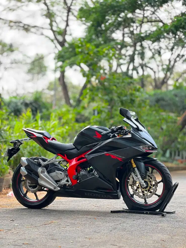 HONDA CBR250RR NON ABS 2019 HITAM KM LOW PAJAK PANJANG LIKE NEW