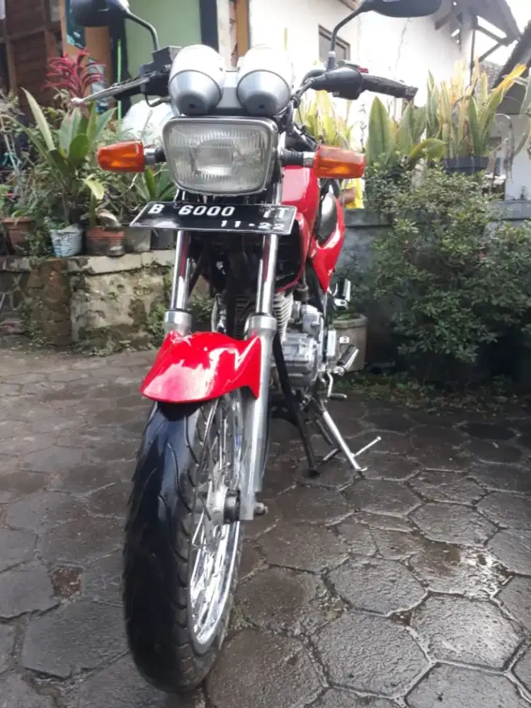 Scorpio tangki kotak 2002 merah