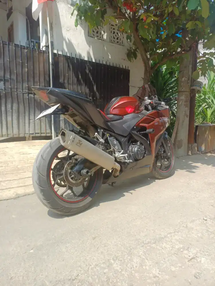 Yamaha r25 tahun