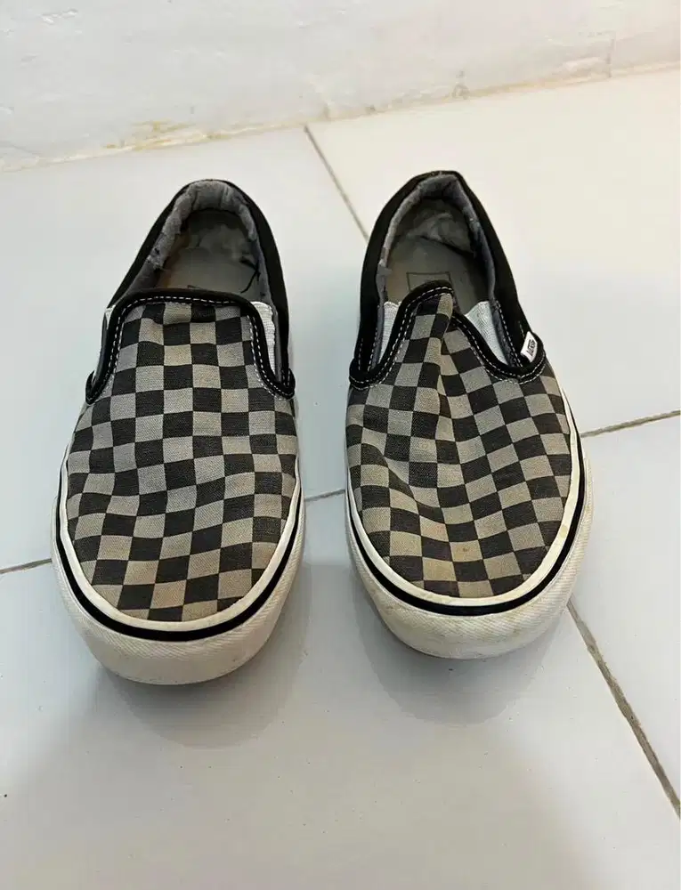 Preloved vans size 42