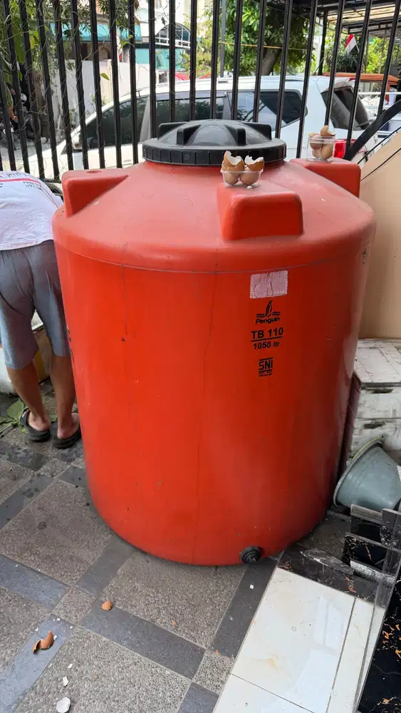 tangki air Penguin TB 110 1050 liter