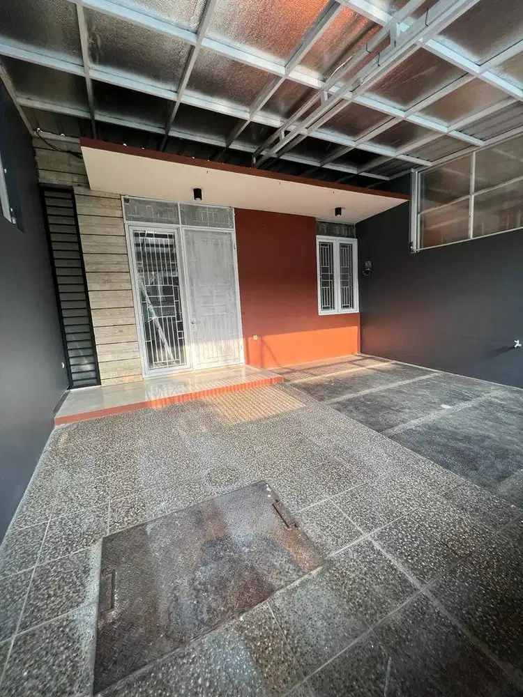 Dijual Rumah Minimalis 1,5 Lantai di Taman Kopo Indah TKI 3