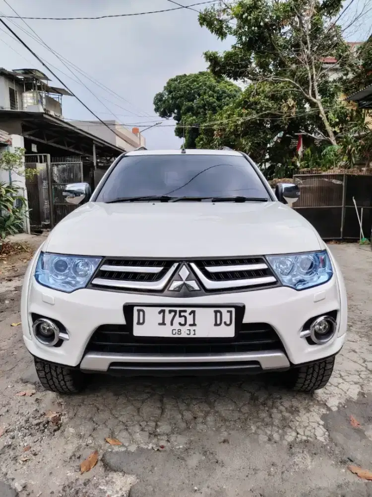 MITSUBISHI PAJERO SPORT DAKAR 2.5 MATIC 2015 PUTIH MASIH ORIGINAL