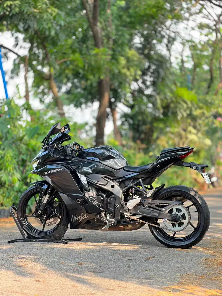 KAWASAKI ZX25R TFT 2024 HITAM KM 6K PAJAK PANJANG FULL ORI
