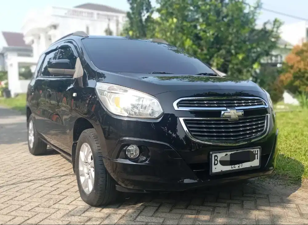 Di jual chevrolet spin LTZ matic 1.5 hitam 2013
