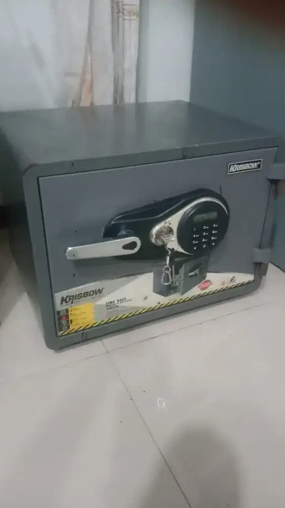 Brankas krisbow Dijual hrg 2 jt