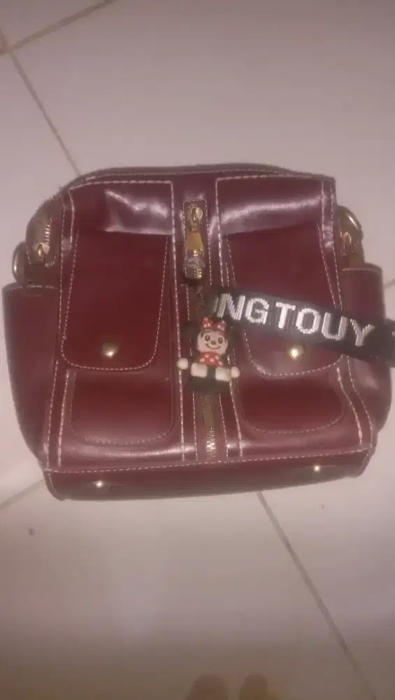 Tas Kulit Selempang Wanita