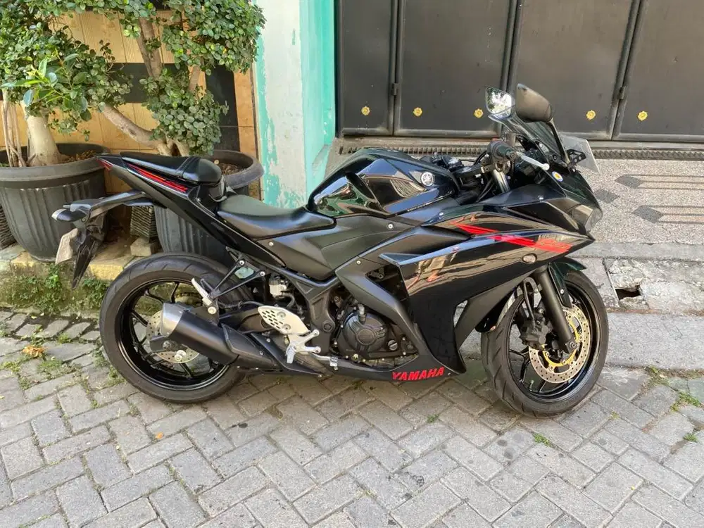 2015 Yamaha R25 Hitam
