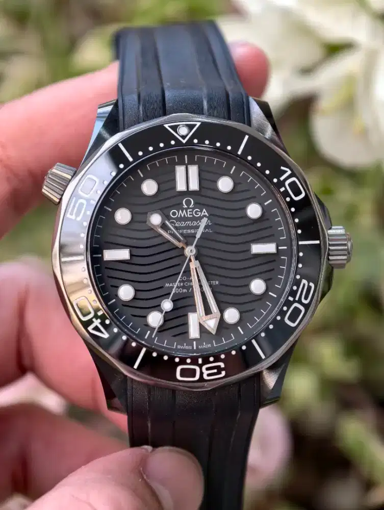Omega Seamaster Diver 300 M Black Ceramic & Rubber 43,5mm