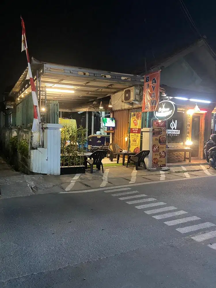 Dicari Wanita Penjaga Warung Steak di Ciganjur