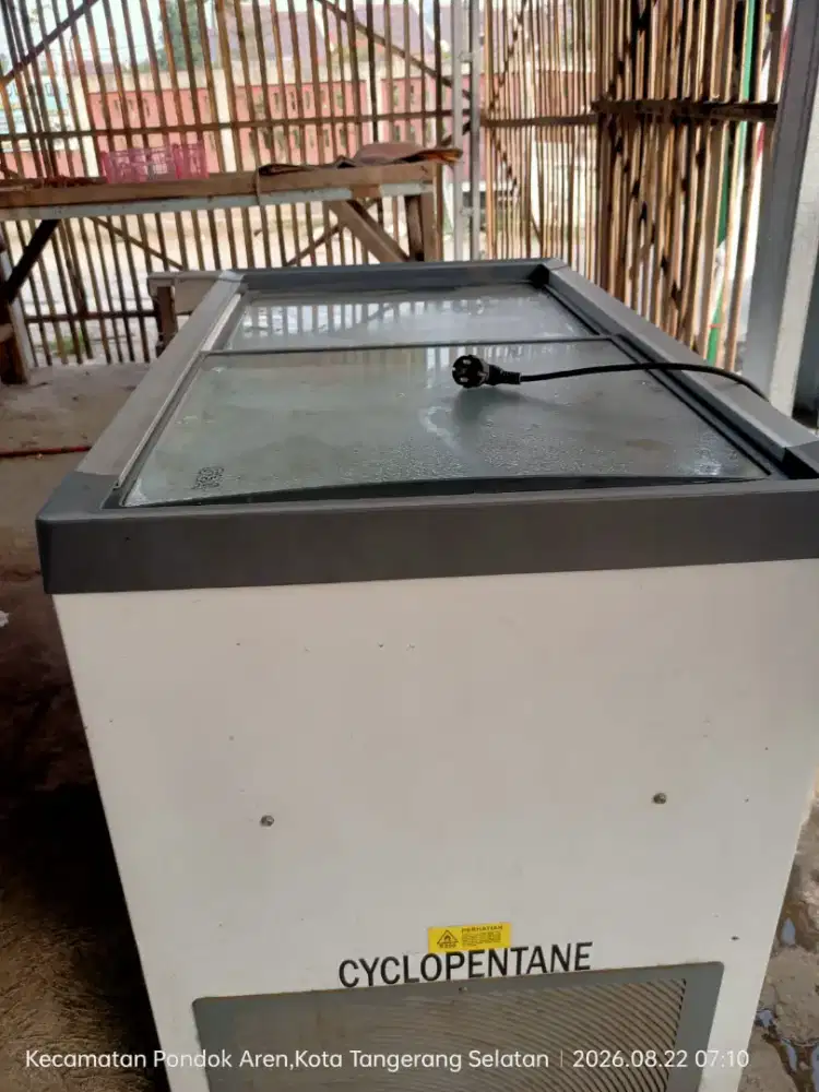 Freezer gea 530liter silde kaca