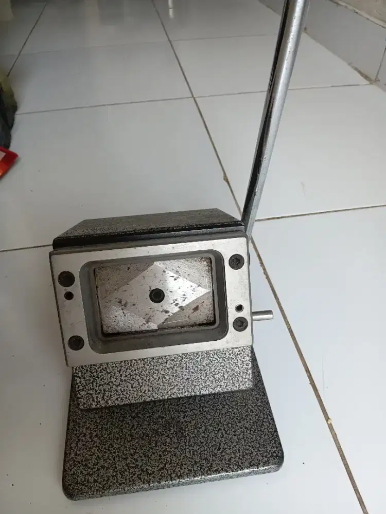 Mesin potong Kartu/Plong