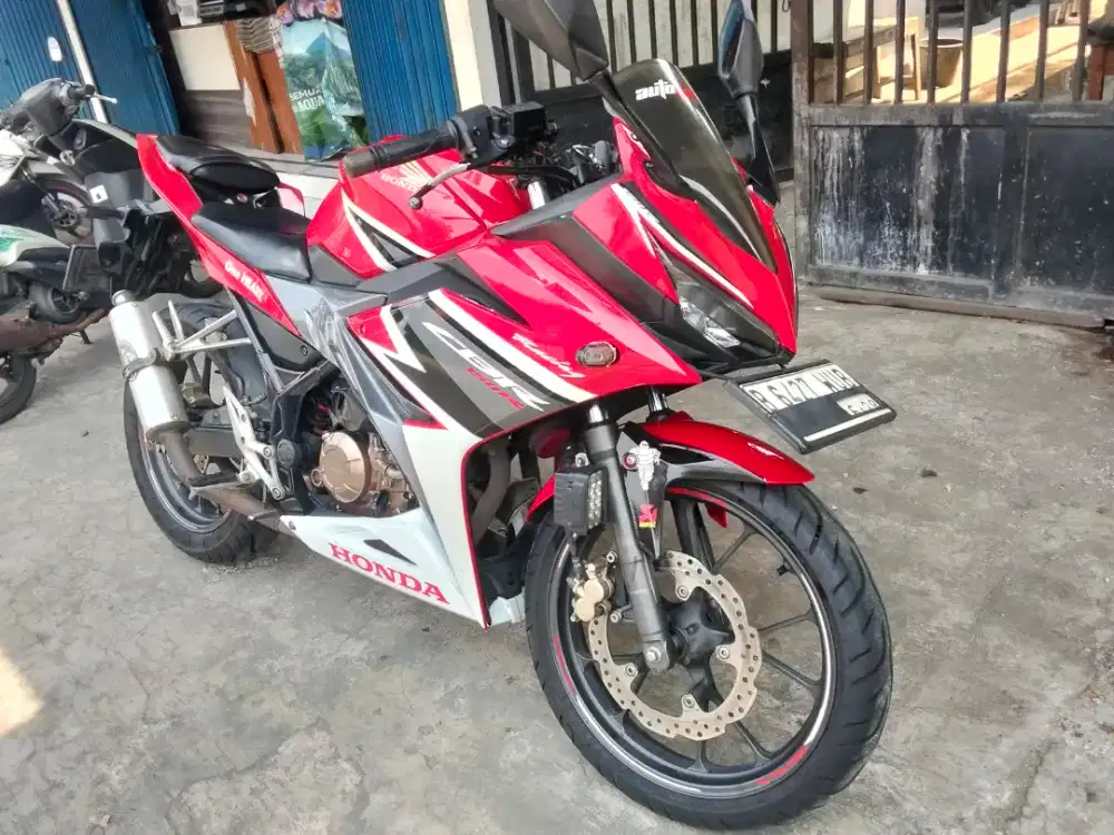 HONDA CBR 150 TAHUN 2019 LOW KM