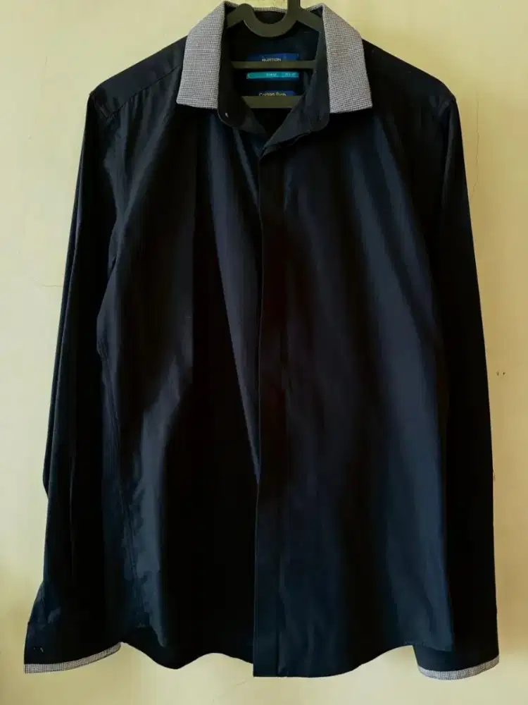Kemeja Pria Hitam Burton Menswear size S Preloved Fashion Man