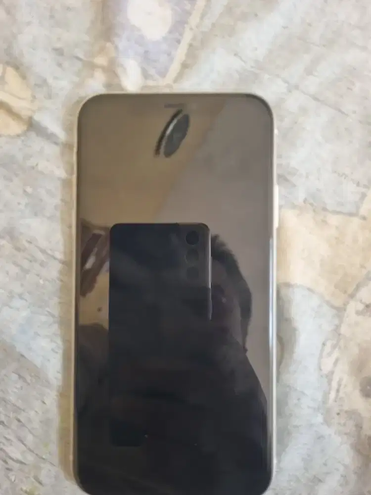 Iphone 11 masih seperti baru