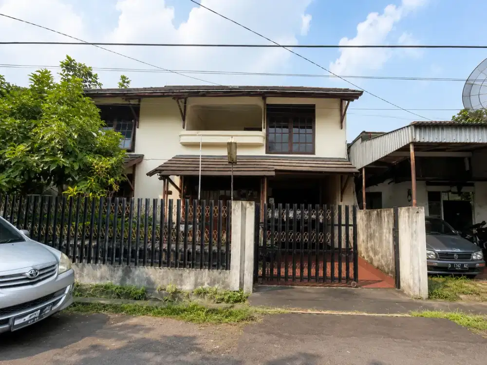 Turun Harga, Rumah Lama Hoek di Arcamanik dekat Antapani