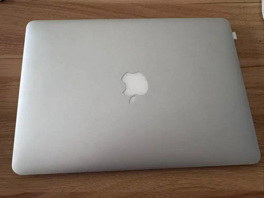 [JUAL MURAH] MacBook Air 13 Inch (2017) RAM 8GB / SSD 128GB