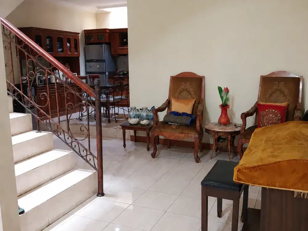 HARUS TERJUAL — RUMAH CANTIK TAMAN PEGANGSAAN INDAH, KELAPA GADING

Rumah 2 Lantai Full Furnished • SHM • Lokasi Premium