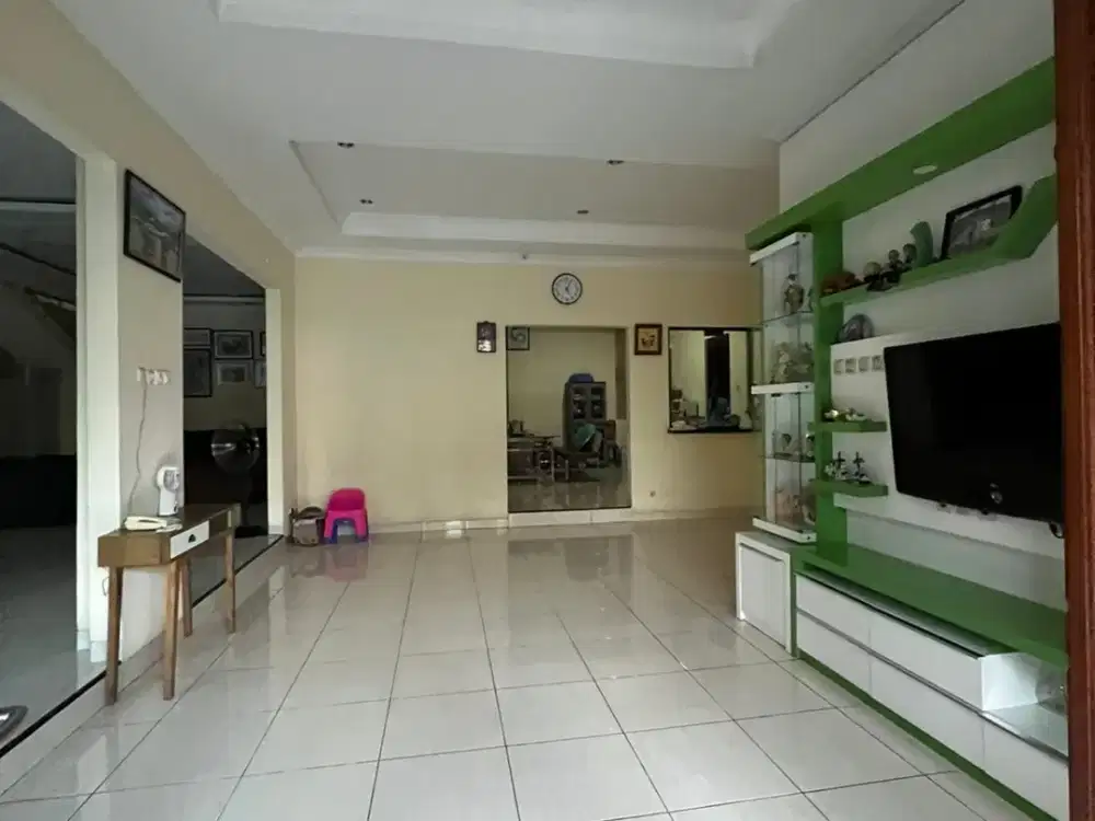 Rumah 2 Lantai Full Renovasi + Rooftop di Heliconia Harapan Indah