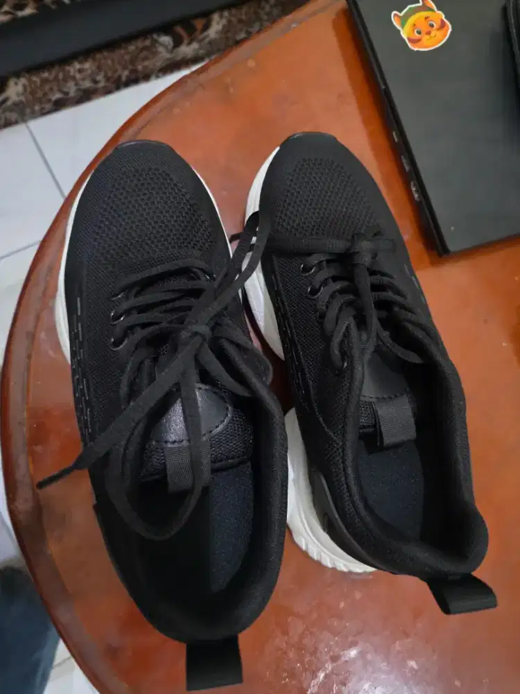 Lucimora Sepatu Peninggi Badan 9cm Pria