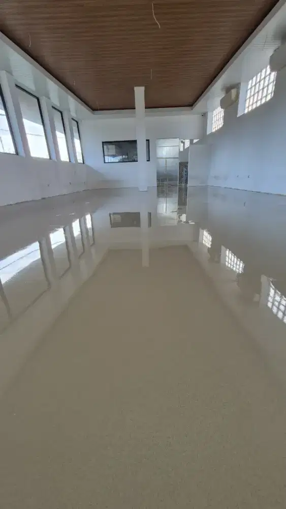 Cat lantai epoxy berpasir