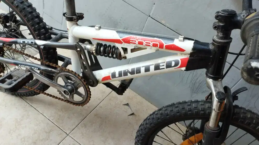 Sepeda united ukuran 20