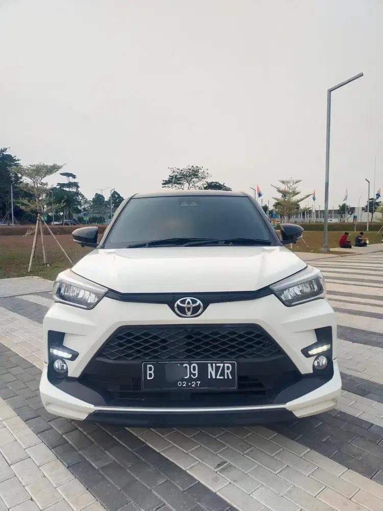 ( KM LOW ) RAIZE GR TSS 2TONE PAKE 2022 KM 33 RB matic termurah
