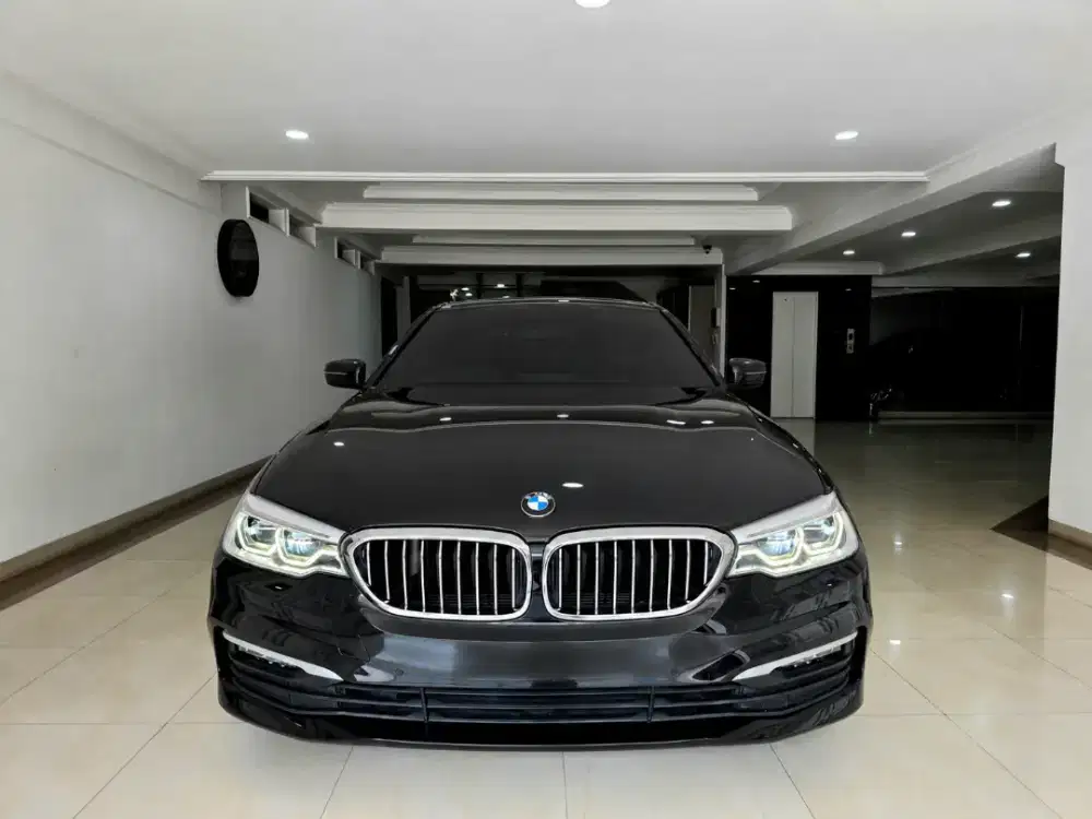 BMW 520i G30 Luxury 2020 Hitam BMW 520i 2021