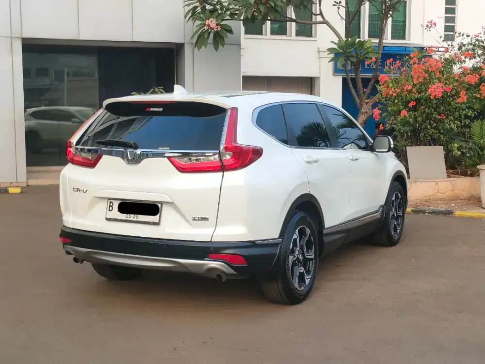 Honda CRV Turbo 1,5 AT 2018 Low KM Mulus TERAWAT