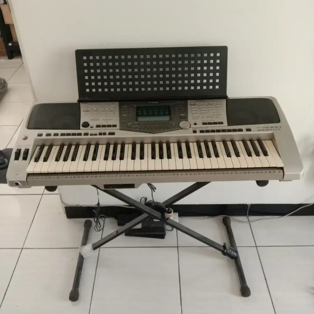 Yamaha PSR-2000