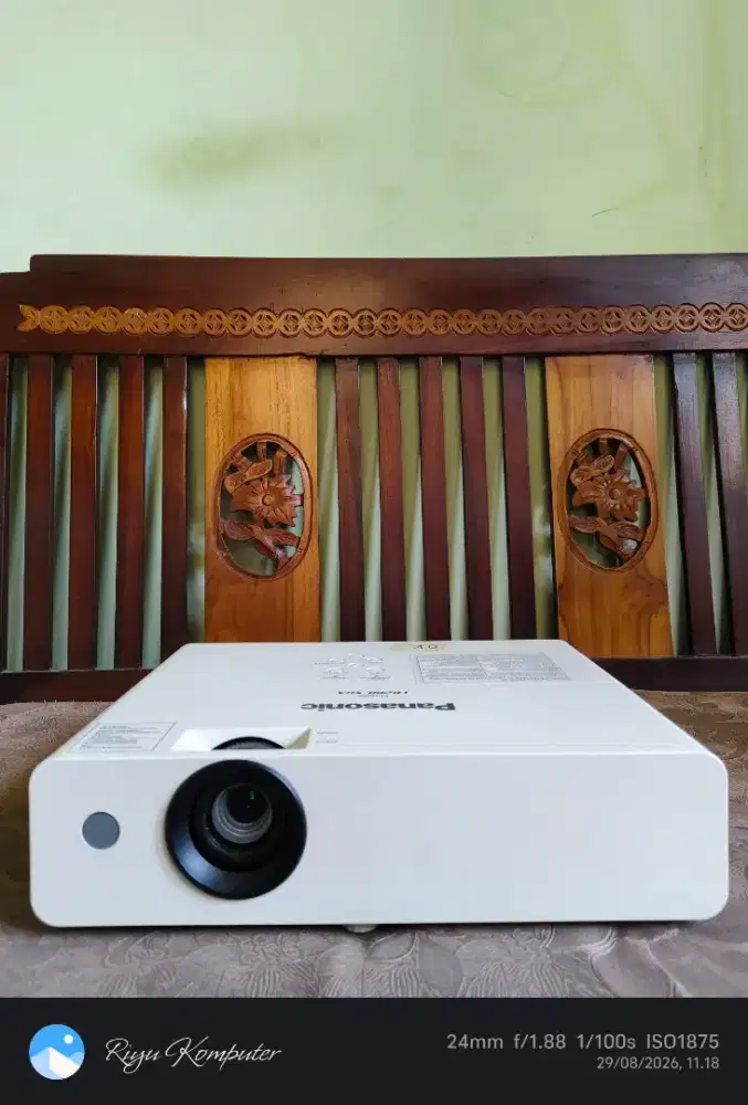 Proyektor Panasonic Siap pakai