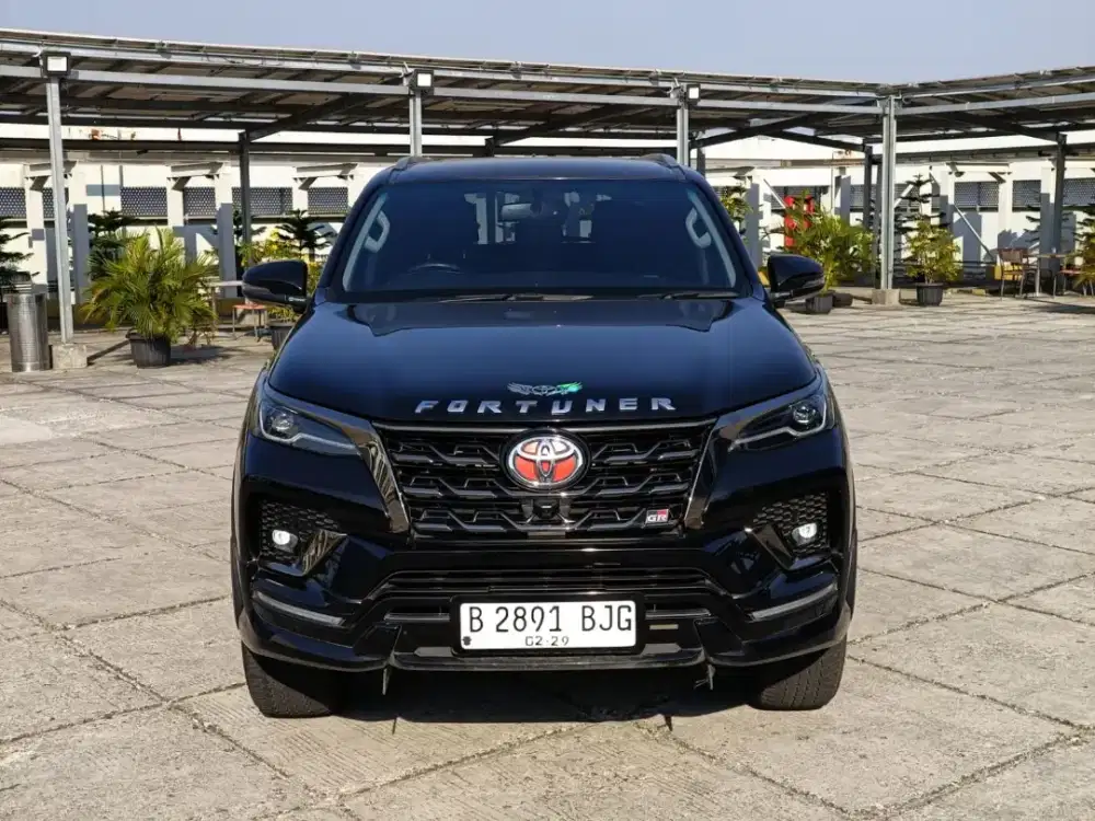 TOYOTA FORTUNER VRZ GR SPORT 2.8 4X2 AT 2023/KM31RB