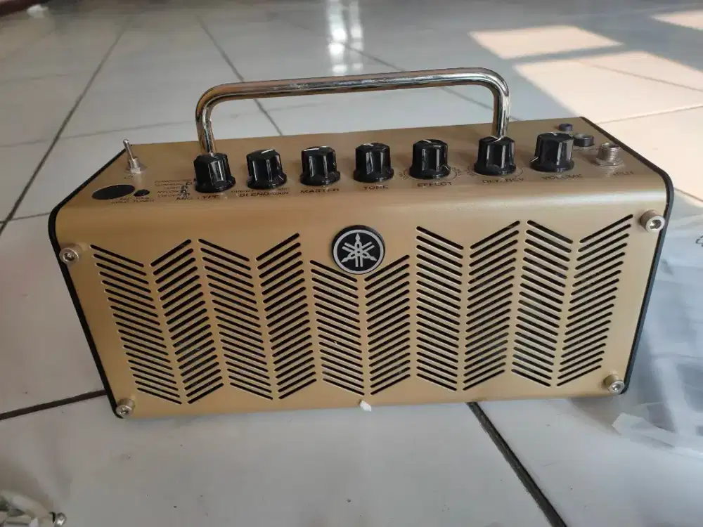Amplifier YAMAHA THR5a acoustic electric