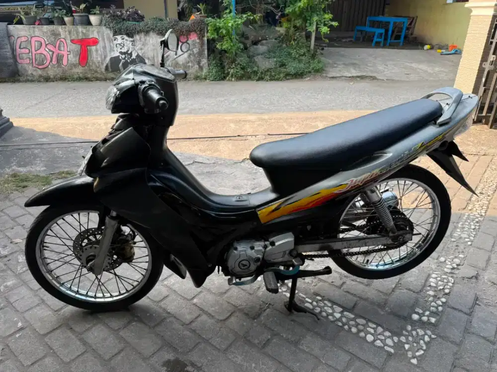 Jupiter Z THN 2005 plat AB sleman
