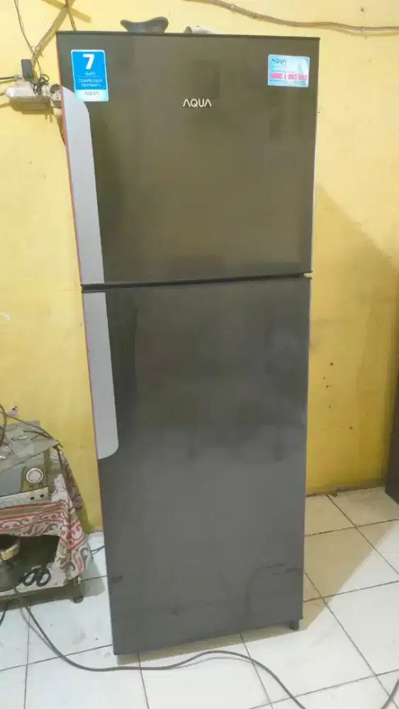 Kulkas 2 pintu Aqua mulus
