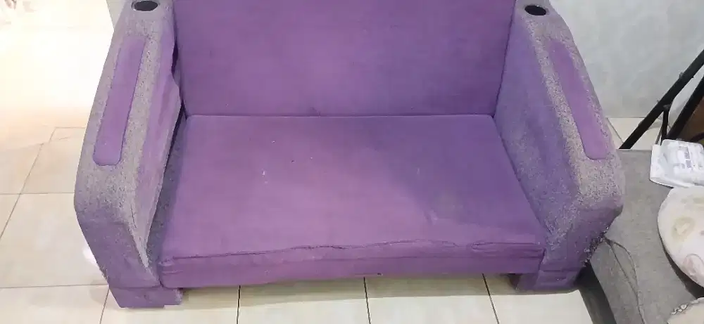 Di jual, 2 kursi sofa,kondisi bekas.780rb Nego Lok:Cipondoh Tangerang