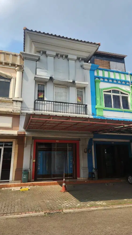 Ruko Golden Madrid BSD Dikelilingi Bank, Pusat Bisnis & Area Komersial