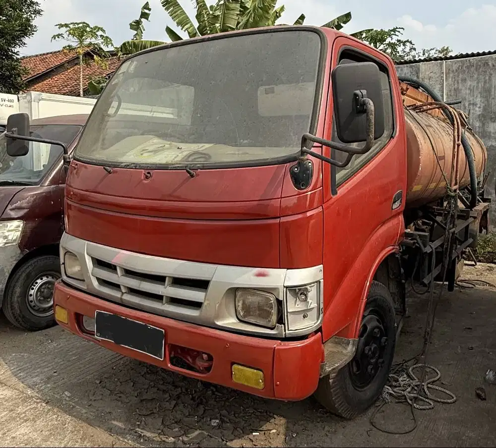 Toyota Dyna ET 6 Roda Tangki Tahun 2008